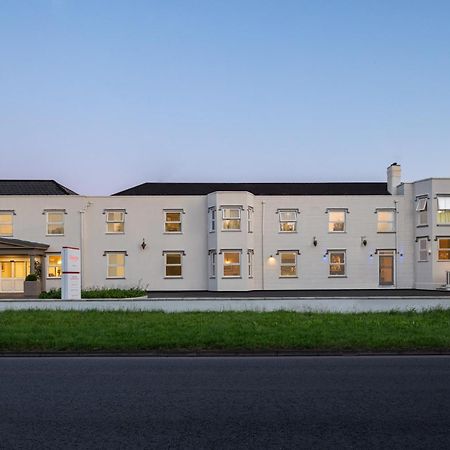 Ramada By Wyndham Cheltenham Golden Valley Exterior foto